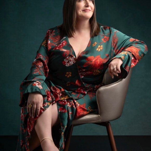 MAKE AN OFFER! Wrap Dress Size 20 - green floral silky sexy elegant formal - Picture 2 of 5